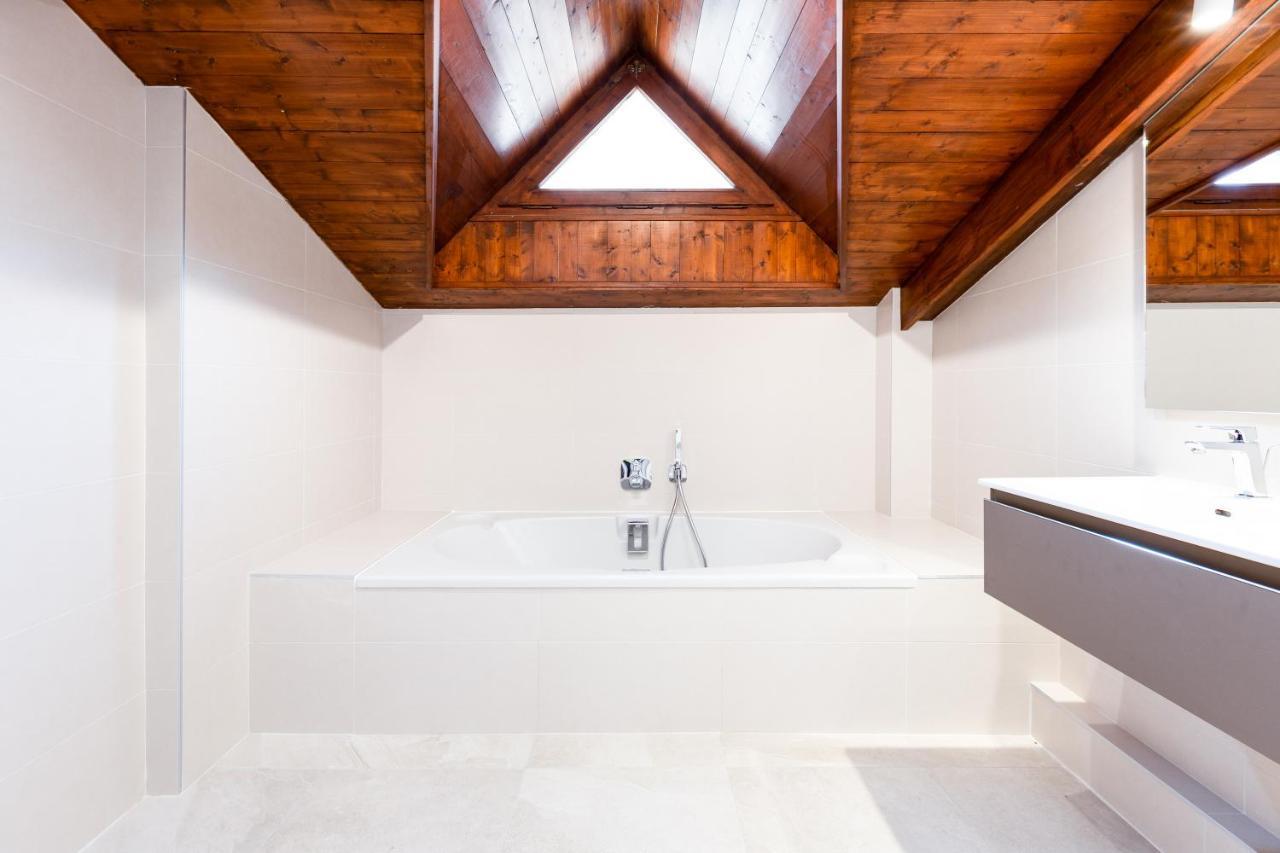 Chalet Les Praz - 280Sqm - Sauna Cinema Fitness - 5 Bedrooms In Heart Of Les Praz - By Cozee Rentals Шамоні Екстер'єр фото