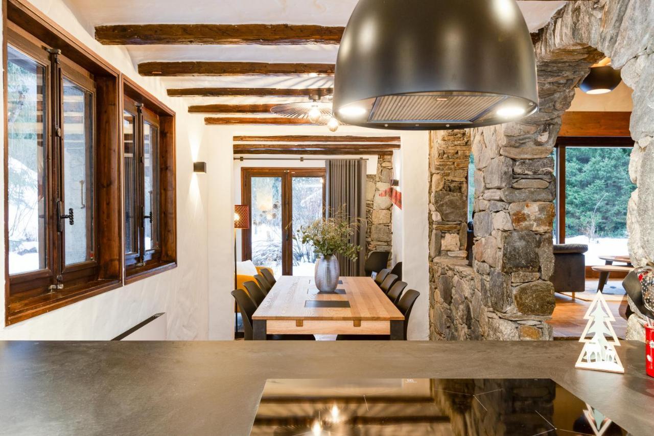 Chalet Les Praz - 280Sqm - Sauna Cinema Fitness - 5 Bedrooms In Heart Of Les Praz - By Cozee Rentals Шамоні Екстер'єр фото